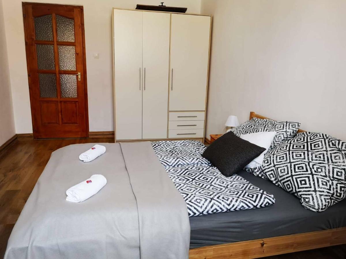 King 38-1 Apartman Apartment Pecs Bagian luar foto