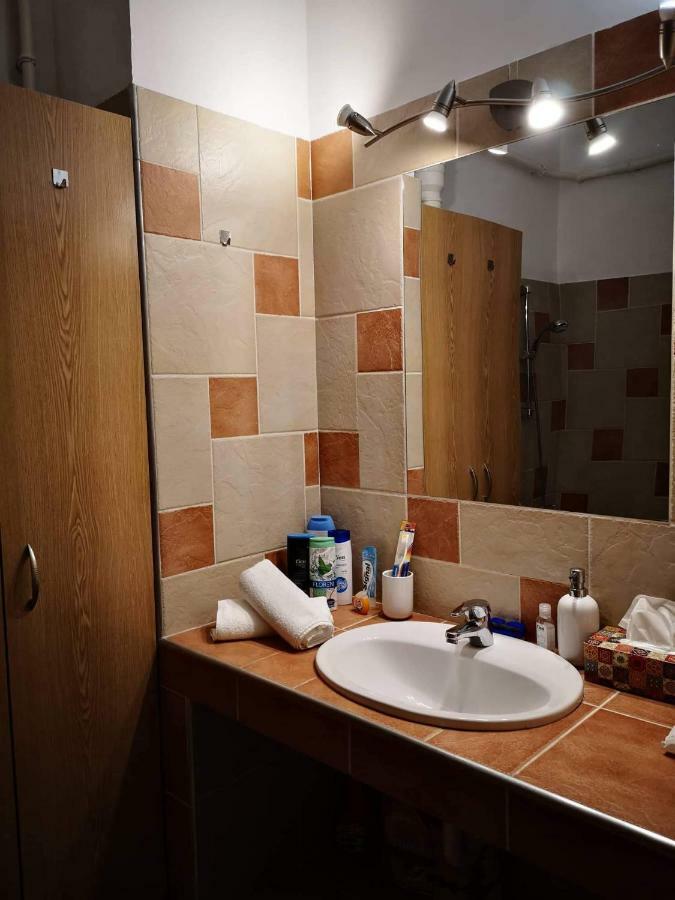 King 38-1 Apartman Apartment Pecs Bagian luar foto