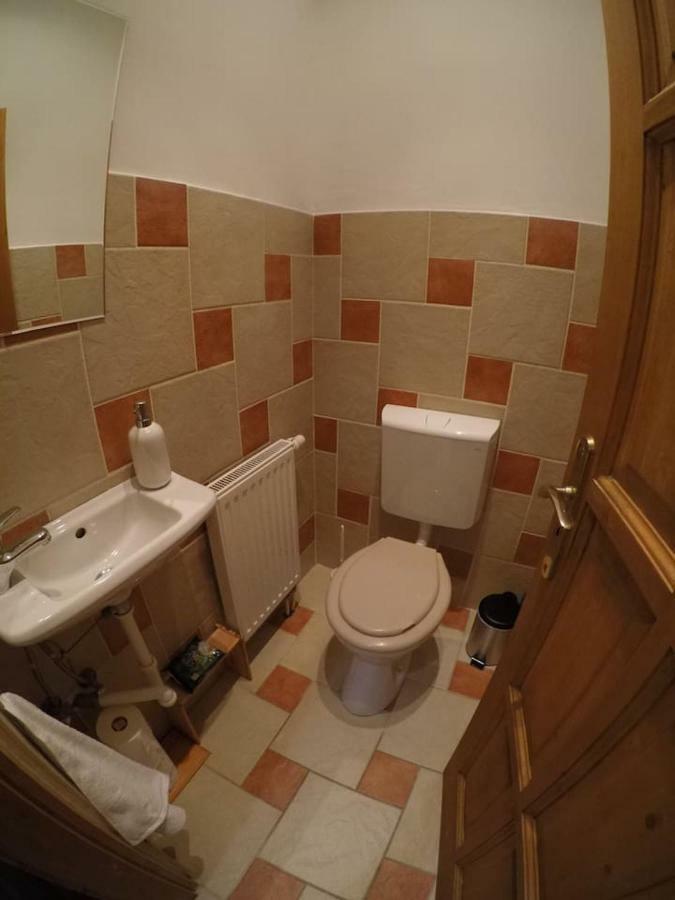 King 38-1 Apartman Apartment Pecs Bagian luar foto